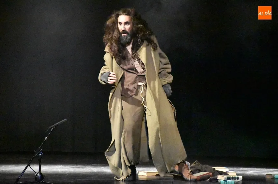 Foto 9 - Aplaudid&iacute;sima sesi&oacute;n de mon&oacute;logos de los alumnos del Taller de Teatro Intergeneracional