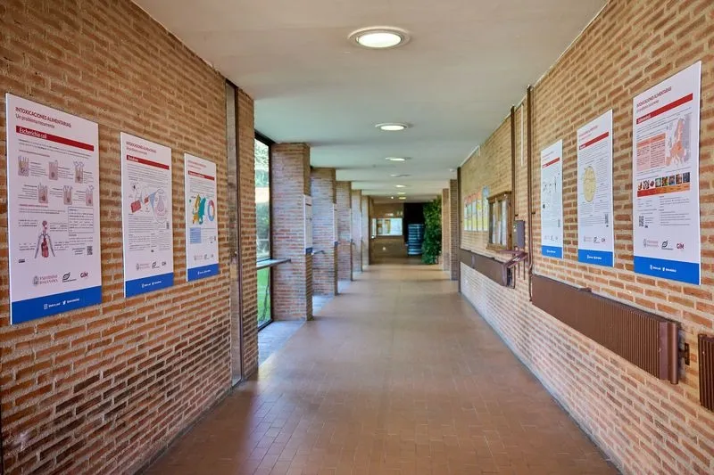 Exposición 'Infecciones e intoxicaciones alimentarias: un problema recurrente' en la Facultad de Farmacia