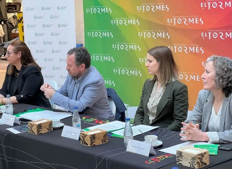 Empresas, familiares y pacientes de cáncer han abordado el impacto laboral que supone un diagnóstico de esta enfermedad