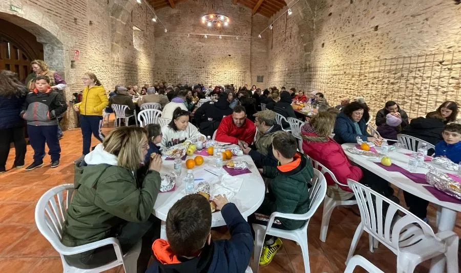 Foto 4 - &Eacute;xito de la Operaci&oacute;n Bocata en Sancti-Sp&iacute;ritus rozando los 250 bocadillos repartidos