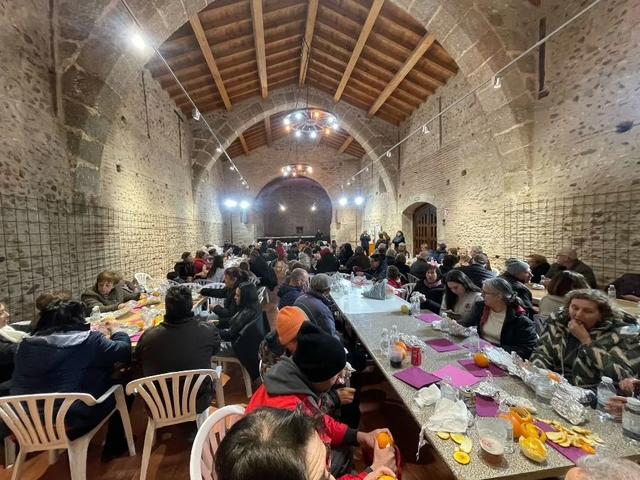 Foto 2 - &Eacute;xito de la Operaci&oacute;n Bocata en Sancti-Sp&iacute;ritus rozando los 250 bocadillos repartidos