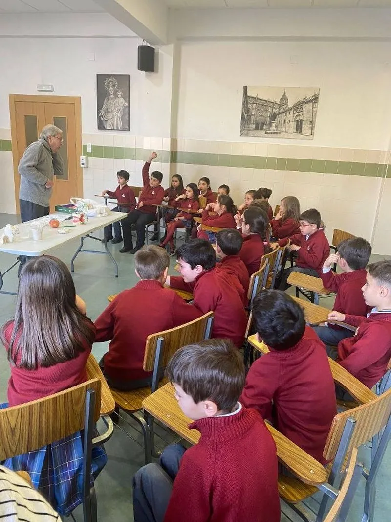 Foto 9 - Taller de salud bucodental de los alumnos de 2&ordm; de Primaria del colegio San Juan Bosco