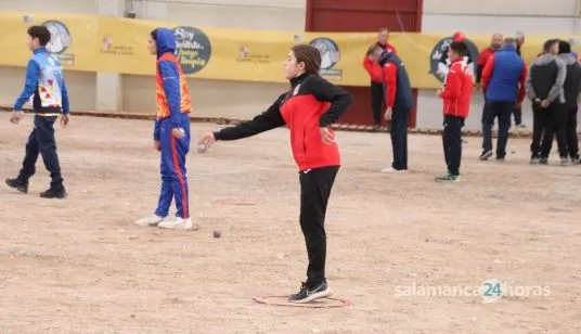 Foto 3 - Thais Sastre se proclama campeona juvenil de Castilla y Le&oacute;n de dupletas y tripletas