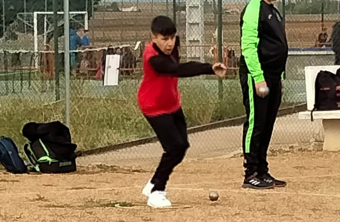 Foto 2 - Thais Sastre se proclama campeona juvenil de Castilla y Le&oacute;n de dupletas y tripletas
