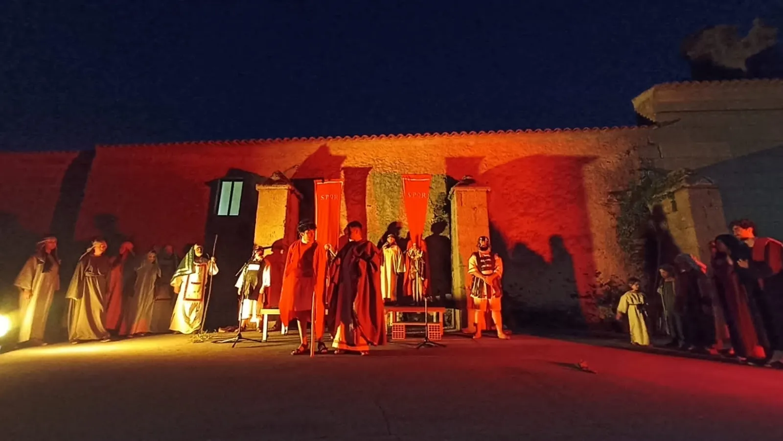 Foto 9 - Villar de Arga&ntilde;&aacute;n queda maravillada con La Pasi&oacute;n 2024