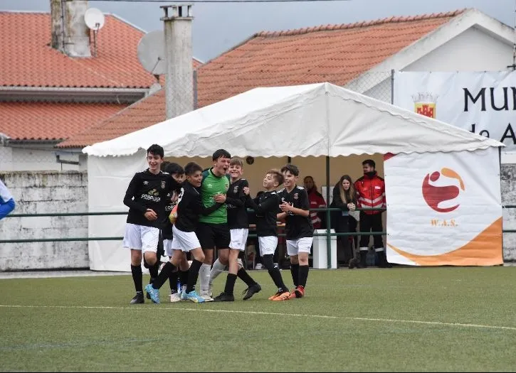 Foto 7 - Pleno de victorias de los equipos del Ciudad Rodrigo CF en la jornada inaugural del Torneo Napoleao