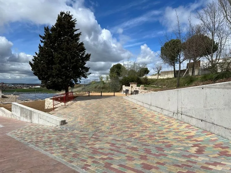Foto 5 - El Ayuntamiento de Carbajosa completa la recuperaci&oacute;n del parque de la Fuente de Valdehigal