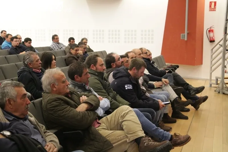 La plataforma Unión por la Ganadería informaba de las acciones a llevar a cabo para que se modifique el Plan Nacional de Erradicación de la Tuberculosis Bovina / CORRAL