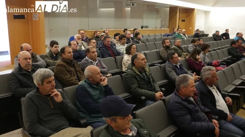La plataforma Unión por la Ganadería informaba de las acciones a llevar a cabo para que se modifique el Plan Nacional de Erradicación de la Tuberculosis Bovina / CORRAL