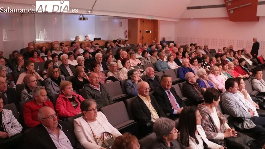 Actuación musical y de humor de Javier Lázaro en el Centro Cultural / CORRAL 
