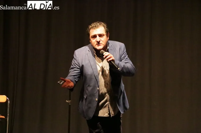 Actuación musical y de humor de Javier Lázaro en el Centro Cultural / CORRAL 
