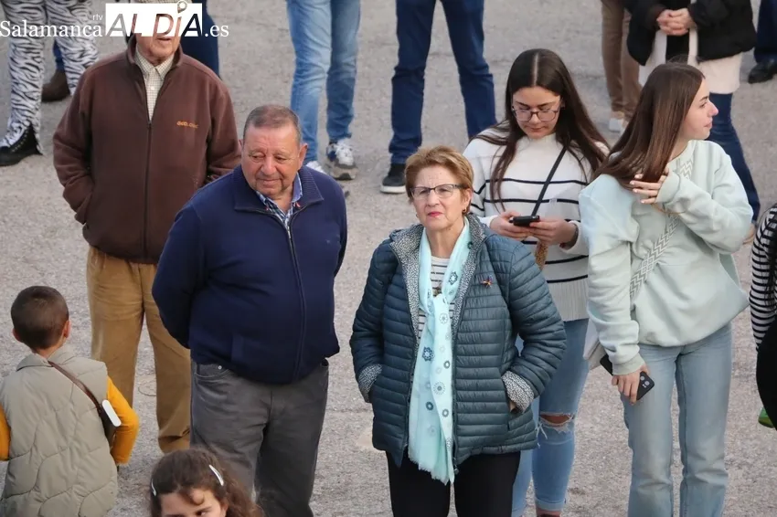 Los paseos en calesa y la actuación del grupo de flamenco Alboreá animaban la tarde en Bañobárez / CORRAL