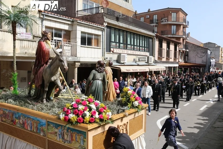 Emoción en la procesión de La Borriquilla en Vitigudino / CORRAL