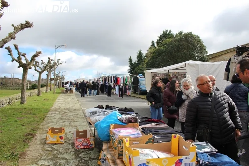 Mucho frío en Trabanca durante el mercadillo de este mes de marzo / SILVESTRE