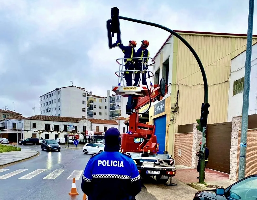Foto 2 - Una potente nevada sorprende a Pe&ntilde;aranda y comarca