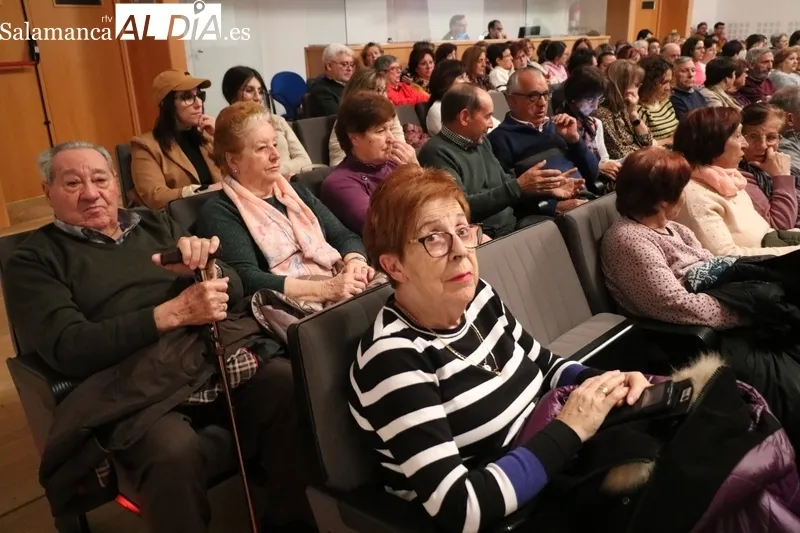 Representación de 'El cuarto de Verónica' por La Garnacha Teatro / CORRAL