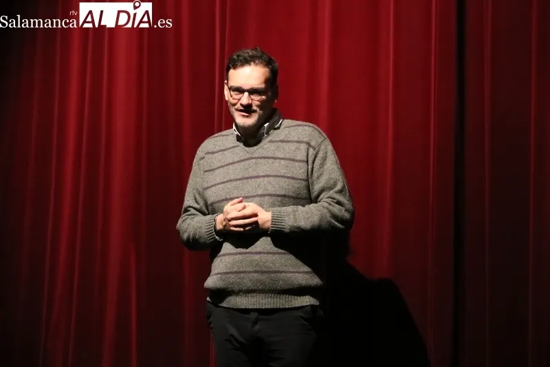 Representación de 'El cuarto de Verónica' por La Garnacha Teatro / CORRAL