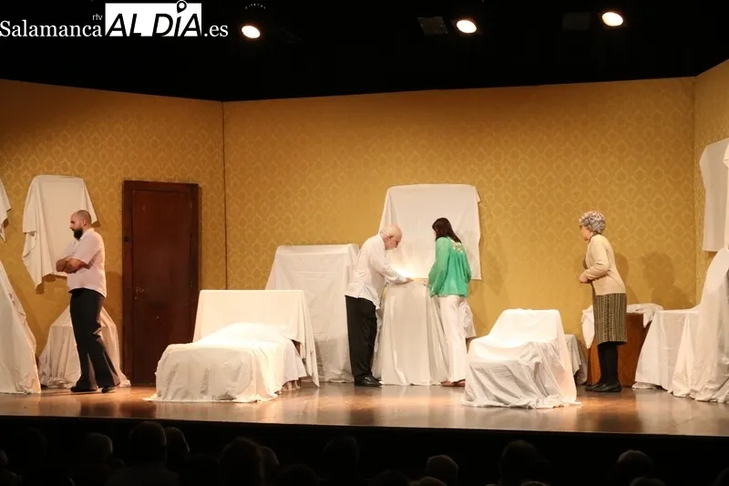Representación de 'El cuarto de Verónica' por La Garnacha Teatro / CORRAL