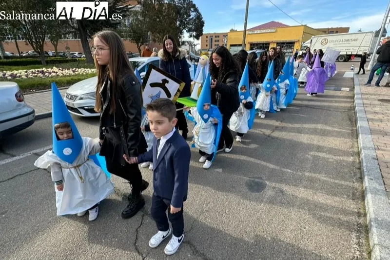 El colegio La Encarnación celebraba este miércoles su particular Via Crucis