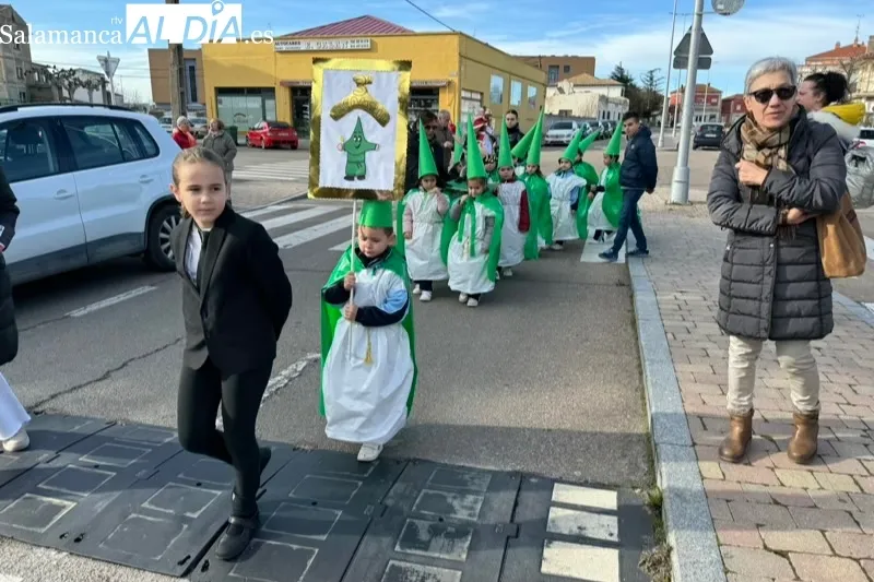 El colegio La Encarnación celebraba este miércoles su particular Via Crucis