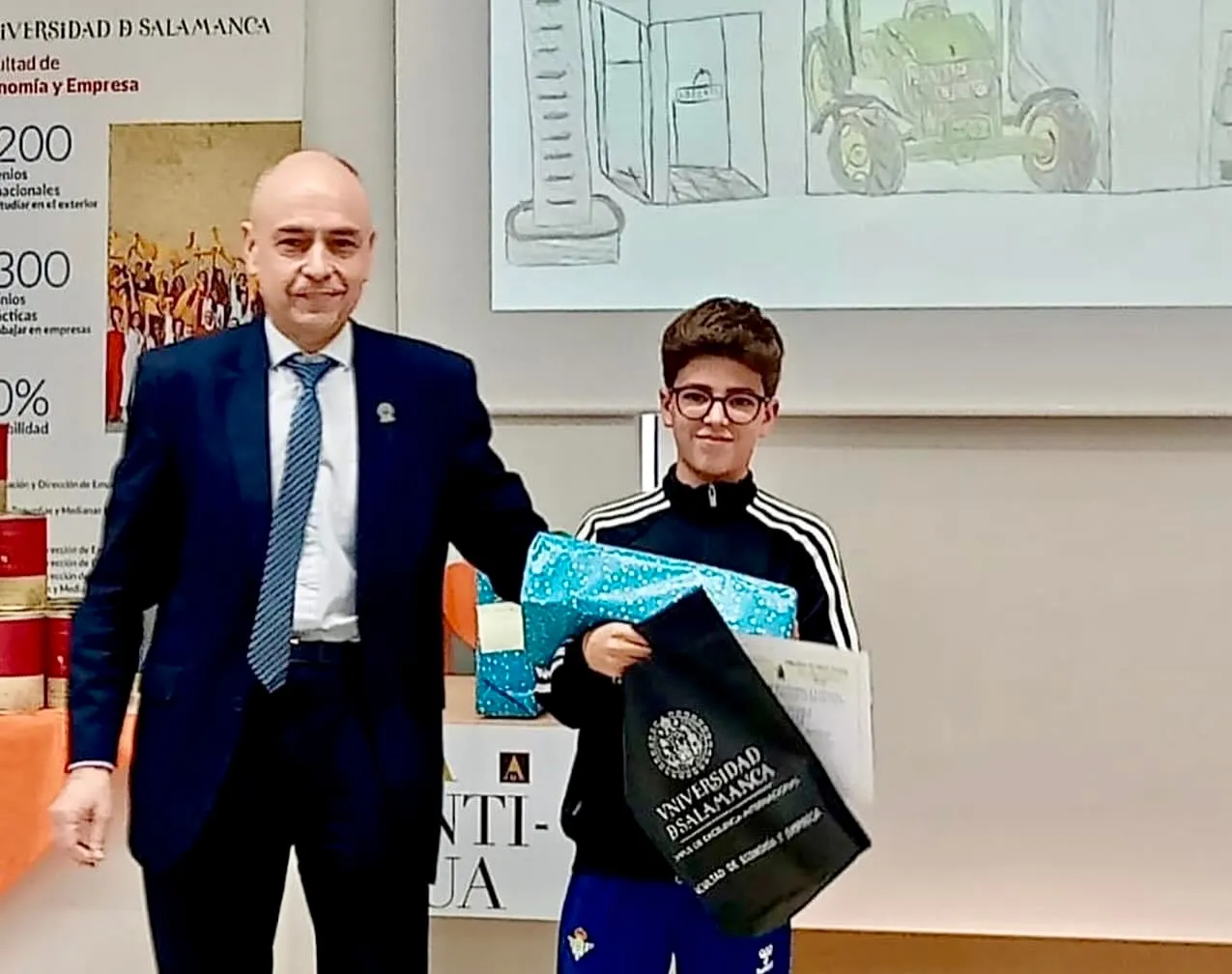 Foto 5 - Adri&aacute;n y Gonzalo, alumnos del CEIP Severiano Montero, ganadores del concurso de dibujo &lsquo;Mi empresa perfecta para trabajar&rsquo; de la Usal