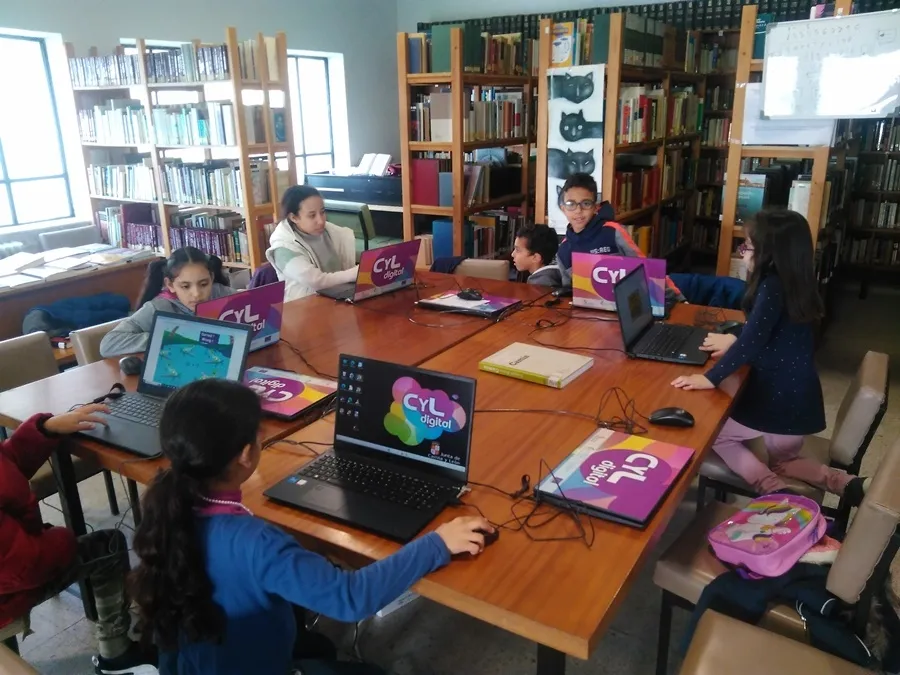 Foto 3 - Boada, La Fuente de San Esteban y Villar de Ciervo acogen cursos de nuevas tecnolog&iacute;as