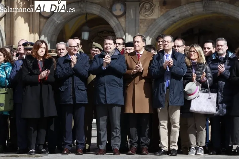 Minuto de silencio con motivo del Día Europeo en Memoria de las Víctimas del Terrorismo. Fotos: Raúl González.