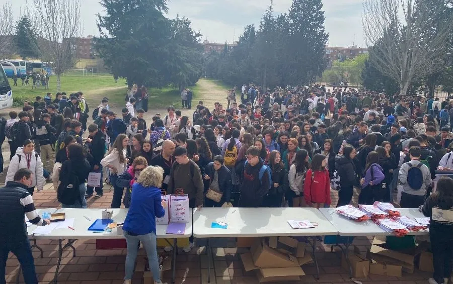 Foto 3 - 115 alumnos de Religi&oacute;n de la Di&oacute;cesis asisten a un encuentro regional en Valladolid
