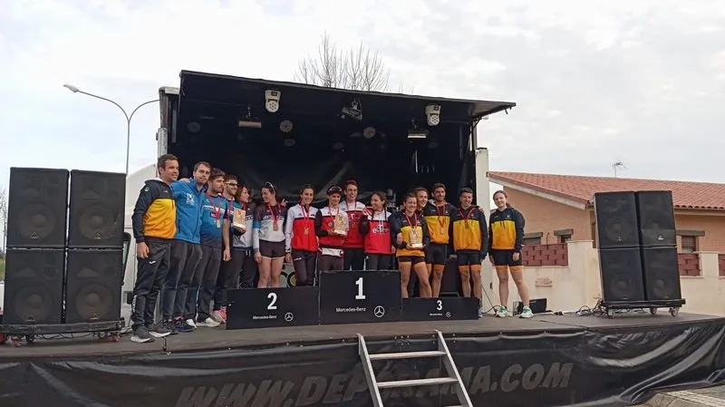 fotografías de los podiums de las tres carreras. Fotos: Federación de Triatlón de CYL.