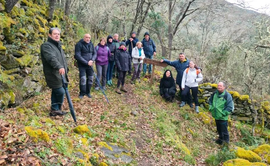 Foto 11 - Unas 70 personas toman parte en Puerto Seguro en la 3&ordf; edici&oacute;n de &lsquo;Almendros en Flor&rsquo;