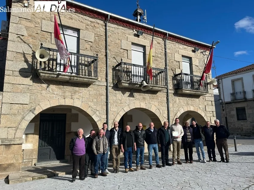 Despedida en Barruecopardo al sargento de la Guardia Civil Manuel Díez Núñez