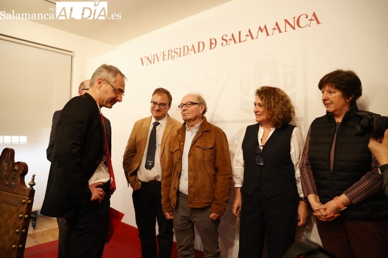 El rector de la Universidad de Salamanca renuncia al cargo