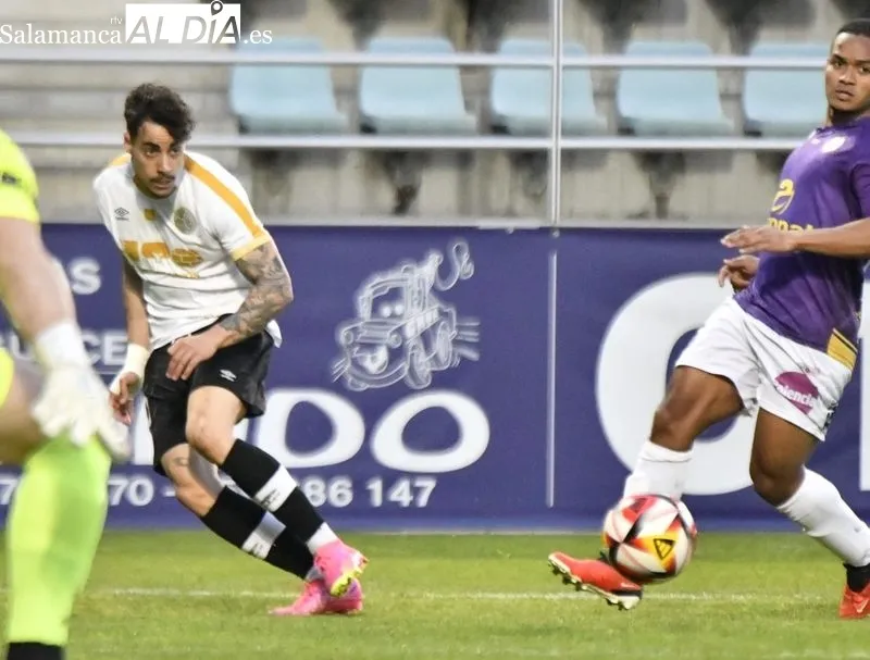 Foto 14 - Javi Navas es el rey de La Nueva Balastera y le da la victoria al Salamanca UDS contra el Cristo Atl&eacute;tico (0-1)