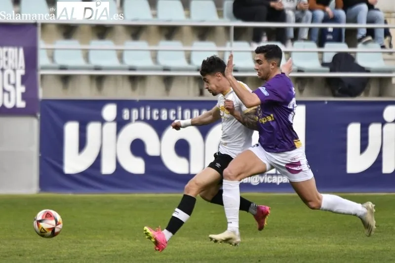 Foto 12 - Javi Navas es el rey de La Nueva Balastera y le da la victoria al Salamanca UDS contra el Cristo Atl&eacute;tico (0-1)