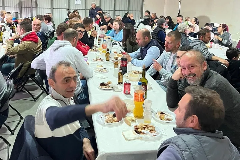 Hasta 81 comensales se metieron entre pecho y espalda un cocido con 9 sacramentos  