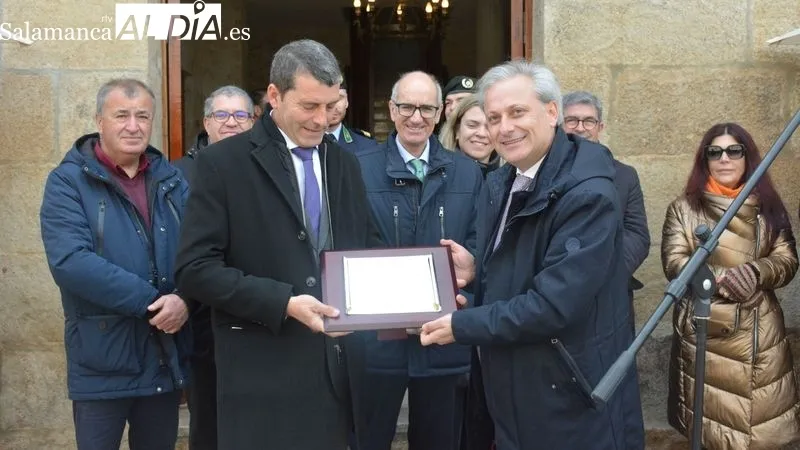 Foto 4 - La Fregeneda pone al mal tiempo buena cara en su tradicional Fiesta del Almendro