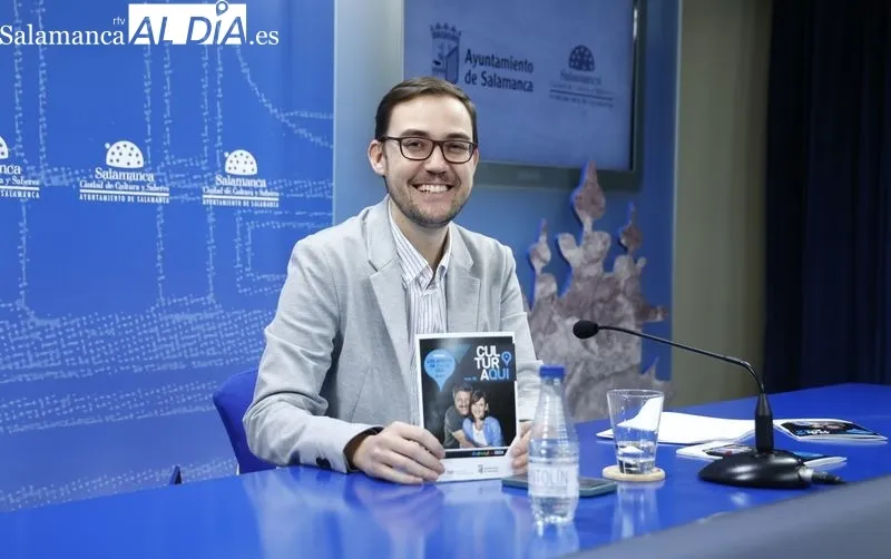 Ángel Fernández Silva, concejal de Cultura y Turismo, en la presentación de la programación de la Fundación Salamanca Ciudad de Cultura para el próximo trimestre. Foto de David Sañudo