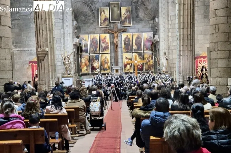 La agrupación musical ‘La Estrella’ protagonizaba este domingo el III Concierto Sones Nazarenos