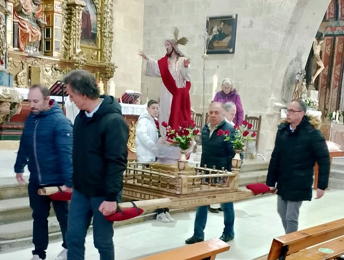 Villoruela vivía la celebración del resucitado en la parroquia
