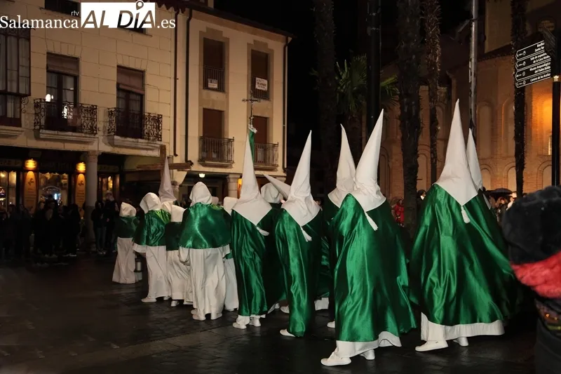 Foto 4 - Simb&oacute;lica procesi&oacute;n de la Virgen de la Esperanza y San Juan Evangelista