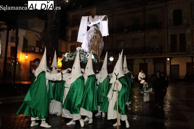 Foto 3 - Simb&oacute;lica procesi&oacute;n de la Virgen de la Esperanza y San Juan Evangelista