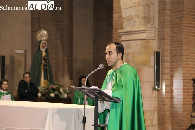 Foto 18 - Simb&oacute;lica procesi&oacute;n de la Virgen de la Esperanza y San Juan Evangelista