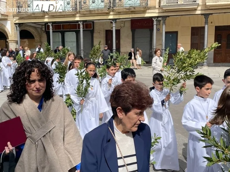 Foto 8 - Bendici&oacute;n y procesi&oacute;n del Domingo de Ramos en Alba de Tormes