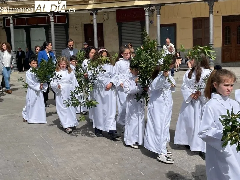 Foto 6 - Bendici&oacute;n y procesi&oacute;n del Domingo de Ramos en Alba de Tormes