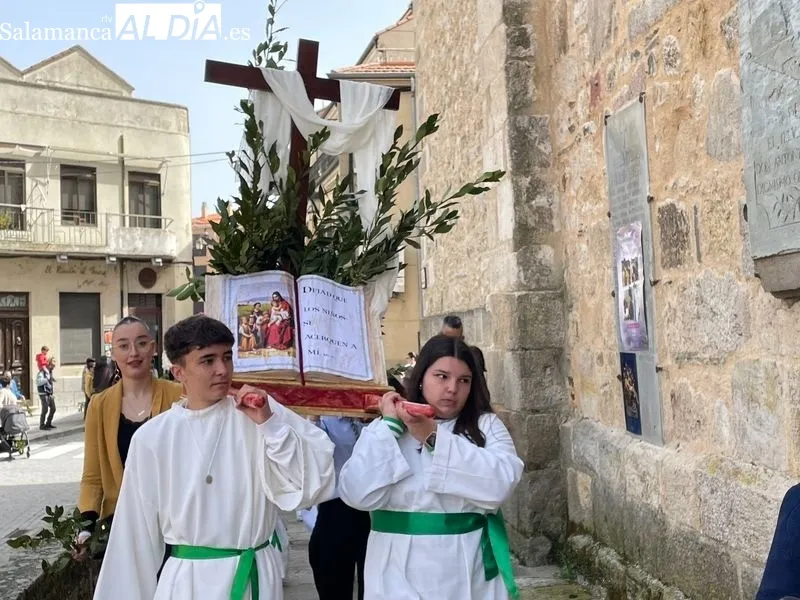 Foto 4 - Bendici&oacute;n y procesi&oacute;n del Domingo de Ramos en Alba de Tormes