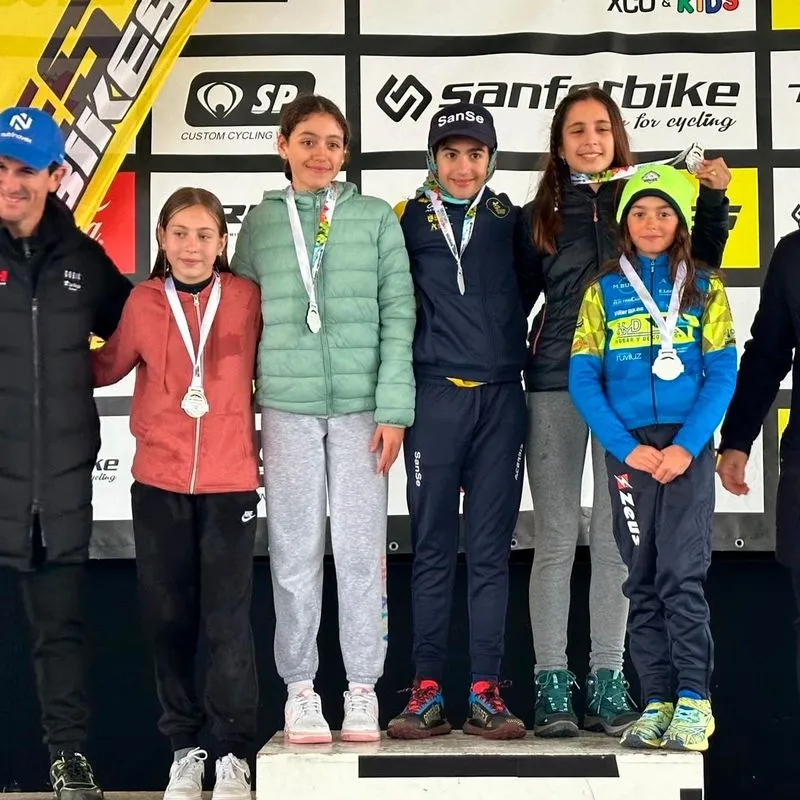 Ciclistas de la Escuela de Ciclismo Salmantina