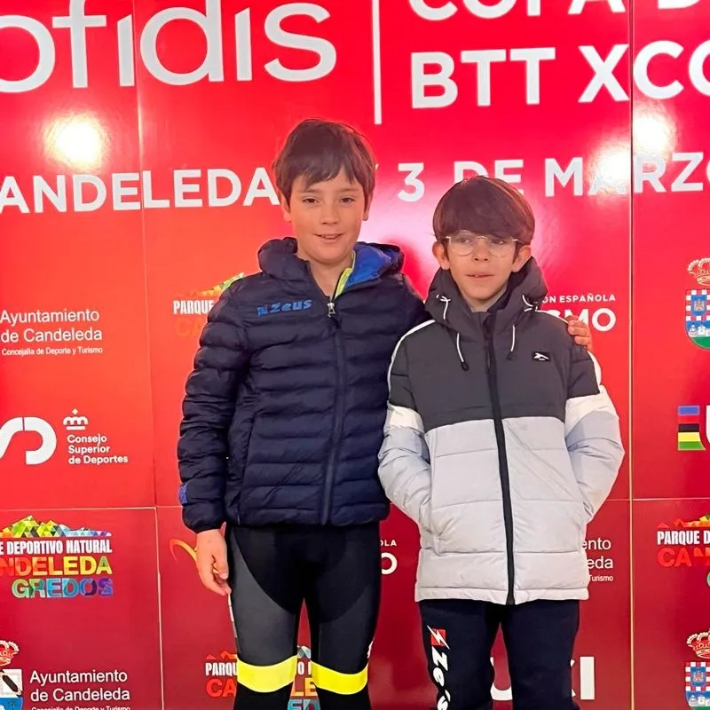 Ciclistas de la Escuela de Ciclismo Salmantina