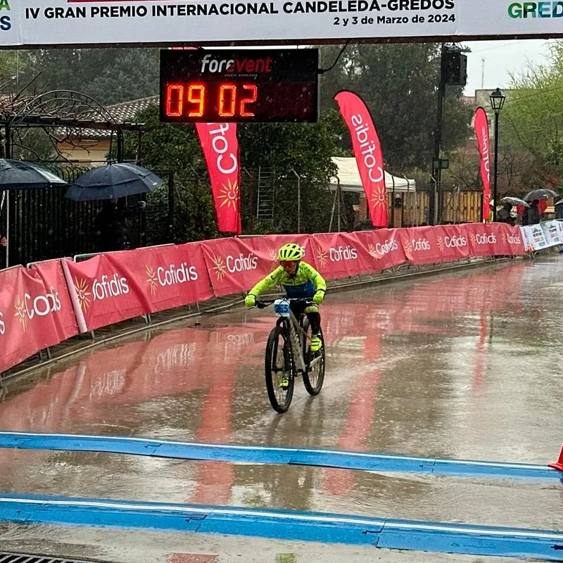 Ciclistas de la Escuela de Ciclismo Salmantina