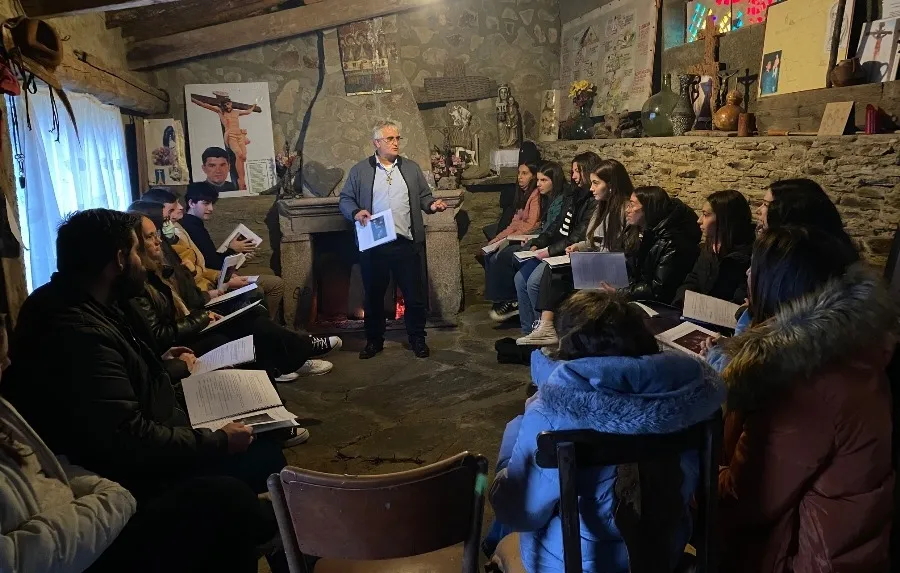 Foto 2 - Unos 30 adolescentes preparan La Pasi&oacute;n 2024, que evocar&aacute; las llagas de San Francisco de As&iacute;s