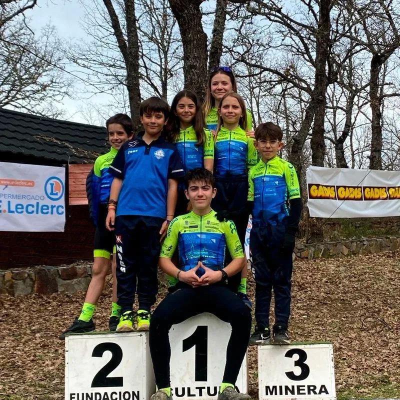 Ciclistas del Escuela de Ciclismo Salmantina